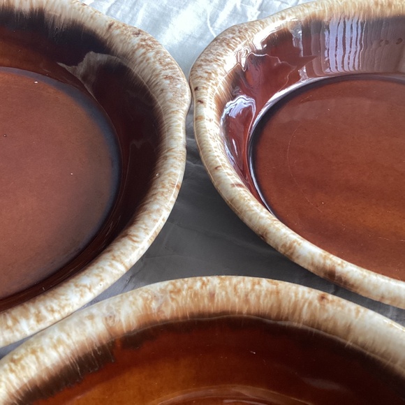SET OF THREE VINTAGE HULL OVENPROOF DRIP GLAZED POTTERY GRATIN/POT PIE DISHES - Picture 4 of 9
